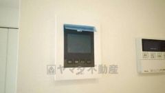 防犯性、セキュリティ対策に安心できるテレビモニター付きインターフォンです。セールスマン対策にもなり安心できます。