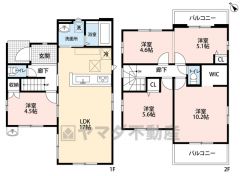 約17帖の広々リビング上部は、折り上げ天井で開放感たっぷり。温もり溢れる寛ぎ空間となりそうです。