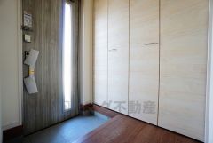 同仕様写真。たっぷり収納できるシューズボックスです。家族全員の靴がきれいに整頓できます。