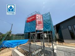 現地（2026年7月21日）撮影。ししぶ駅徒歩11分、天神行急行バス停徒歩8分とアクセス良好＾＾最新の設備で気持ちの良い新生活を送りませんか。