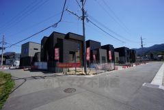 現地（2026年4月8日）撮影。大きな車でも駐車しやすいため、車のサイズを気にせず好きな車に乗れます。