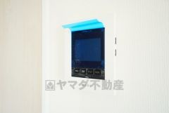 防犯性、セキュリティ対策に安心できるテレビモニター付きインターフォンです。セールスマン対策にもなり安心できます。