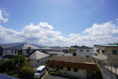 2階バルコニーからの眺望です。前面に遮るものがなく景色を一望できます。