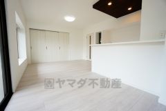 温かみのある雰囲気と、キッチンでの作業性を兼ね備え、家族の笑顔あふれる団らんのひと時をお過ごしいただける設計になっています。
