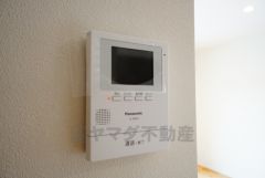 防犯性、セキュリティ対策に安心できるテレビモニター付きインターフォンです。セールスマン対策にもなり安心できます。