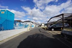 現地（2025年11月19日）撮影。住人以外の車の進入も少なく、小さなお子様を持つご家庭にも安心です。