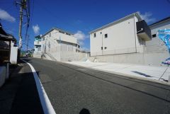 大型車の通行がなく、騒音や振動が少ないので静かで快適な生活を送れます。
