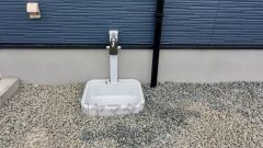 お庭に外水栓付き。庭掃除や植物への水やり、お子様用のプールなど大活躍すること間違いなし。ペットを飼われているご家族様にもオススメです＾＾