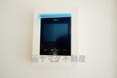 防犯性、セキュリティ対策に安心できるテレビモニター付きインターフォンです。セールスマン対策にもなり安心できます。