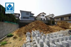 現地（2025年3月26日）撮影。若宮小学校まで徒歩6分と近く、お子様も無理なく通えます。快適でゆとりのある生活空間で新生活を始めましょう^^