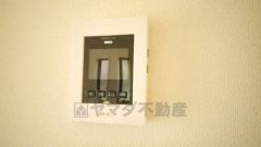 防犯性、セキュリティ対策に安心できるテレビモニター付きインターフォンです。セールスマン対策にもなり安心できます。