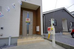 家の顔となる玄関扉がかっこいいと、たくさんの人を招き入れたくなりますね＾＾