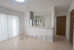 温かみのある雰囲気と、キッチンでの作業性を兼ね備え、家族の笑顔あふれる団らんのひと時をお過ごしいただける設計になっています。