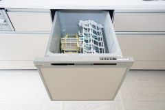 炊事時間を大幅に短縮できる食器洗浄乾燥機付き＾＾食器を洗う手間が減るので家族とのコミュニケーションの時間や自分の時間が増えますね。