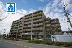 令和8年4月リフォーム済み。古賀駅徒歩12分、通勤・通学にも便利です＾＾スーパーやコンビニなども近く周辺環境充実。快適でゆとりのある生活空間で新生活を始めましょう^^