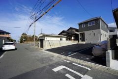 現地（2026年2月4日）撮影。住人以外の車の進入も少なく、小さなお子様を持つご家庭にも安心です。