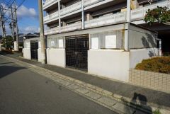 しっかりと扉の閉まるゴミ置き場。ゴミが散らかる心配もありません。