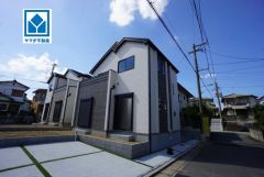 現地（安心で快適にお住まい頂ける長期優良住宅。舞松原駅徒歩3分、都心へのアクセス良好。スーパーやコンビニなども近く周辺環境充実。