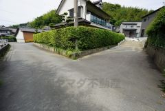 住人以外の車の進入も少なく、小さなお子様を持つご家庭にも安心です。