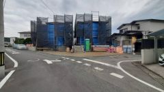 現地（2025年10月31日）撮影。住人以外の車の進入も少なく、小さなお子様を持つご家庭にも安心です。