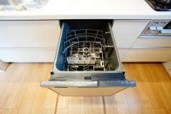 炊事時間を大幅に短縮できる食器洗浄乾燥機付き＾＾食器を洗う手間が減るので家族とのコミュニケーションの時間や自分の時間が増えますね。
