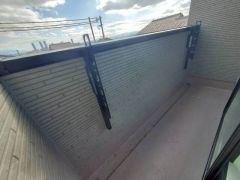 陽当たりの良いバルコニーです。お洗濯やお布団干しはもちろん、日光浴スペースにも。足元は防水工事施工済です。