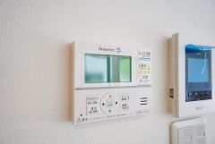 おいだき機能つきなのでお風呂に入る時間が異なるご家庭には嬉しいですね。ボタン一つで快適で便利な生活が＾＾