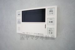 湯量・湯温の設定、そして保温までワンタッチのフルオートバス。便利な追い炊き機能付きです。