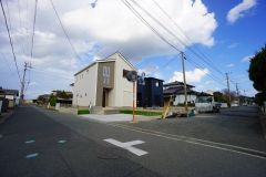 大きな車でも駐車しやすいため、車のサイズを気にせず好きな車に乗れます。