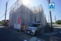現地（2026年9月30日）撮影。角地。全居室2面採光。陽当たり、風通し良好＾＾ウォークインクローゼット完備＾＾荷物が多くても安心です＾＾