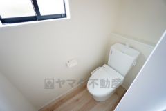 1階2階の2ヶ所にトイレがありますので、忙しい朝にもゆとりが生まれますね＾＾