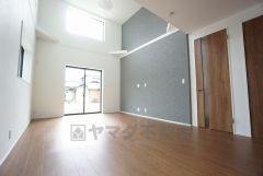 断熱性能の窓ガラスを採用。省エネ、光熱費カットにも貢献します。夏は涼しく、冬は暖かく快適に過ごせますよ＾＾