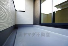 陽当たりの良いバルコニーです。お洗濯やお布団干しはもちろん、日光浴スペースにも。