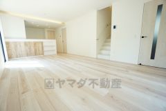 温かみのある雰囲気と、キッチンでの作業性を兼ね備え、家族の笑顔あふれる団らんのひと時をお過ごしいただける設計になっています。