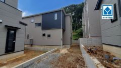 福間小学校徒歩10分。スーパーやコンビニなども近く周辺環境充実。快適でゆとりのある生活空間で新生活を始めましょう^^