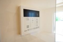 おいだき機能つきなのでお風呂に入る時間が異なるご家庭には嬉しいですね。ボタン一つで快適で便利な生活が＾＾