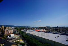 ルコニーからの眺望です。前面に遮るものがなく景色を一望できます。