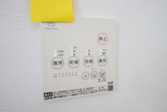 浴室暖房乾燥機付き＾＾梅雨の時期や花粉、PM2.5が酷いときなどの洗濯を干すのに重宝しそうですね＾＾