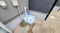 お車の洗車や外壁のお掃除をする際に便利な外水栓。