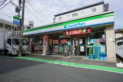 ファミリーマート　JR和白駅前