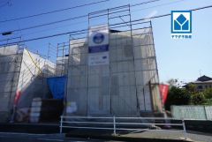 現地（2026年9月30日）撮影。インナーバルコニー2箇所完備。多少の雨でも洗濯物を守ってくれ、家事を助けてくれること間違いなし。眩しすぎる日差しも和らげます。