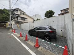 北側約4.3ｍの公道に面しています。