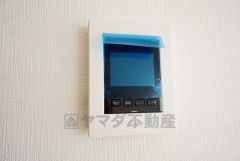 防犯性、セキュリティ対策に安心できるテレビモニター付きインターフォンです。セールスマン対策にもなり安心できます。