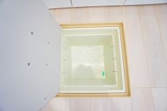 キッチンにある床下収納は、居住スペースを減らさずに買い置きの調味料や非常食などを保管することができます。