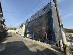 現地（2026年3月26日）撮影。住人以外の車の進入も少なく、小さなお子様を持つご家庭にも安心です。