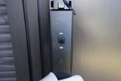 万が一落としてしまっても町の鍵屋さんなどでは簡単に合鍵を作ることができないので、防犯性が高く安心です。