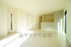 温かみのある雰囲気と、キッチンでの作業性を兼ね備え、家族の笑顔あふれる団らんのひと時をお過ごしいただける設計になっています。