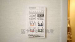 温水、暖房、ウォシュレット付の高機能トイレです。