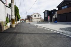 住人以外の車の進入も少なく、小さなお子様を持つご家庭にも安心です。