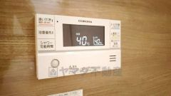 湯量・湯温の設定、そして保温までワンタッチのフルオートバス。便利な追い炊き機能付きです。